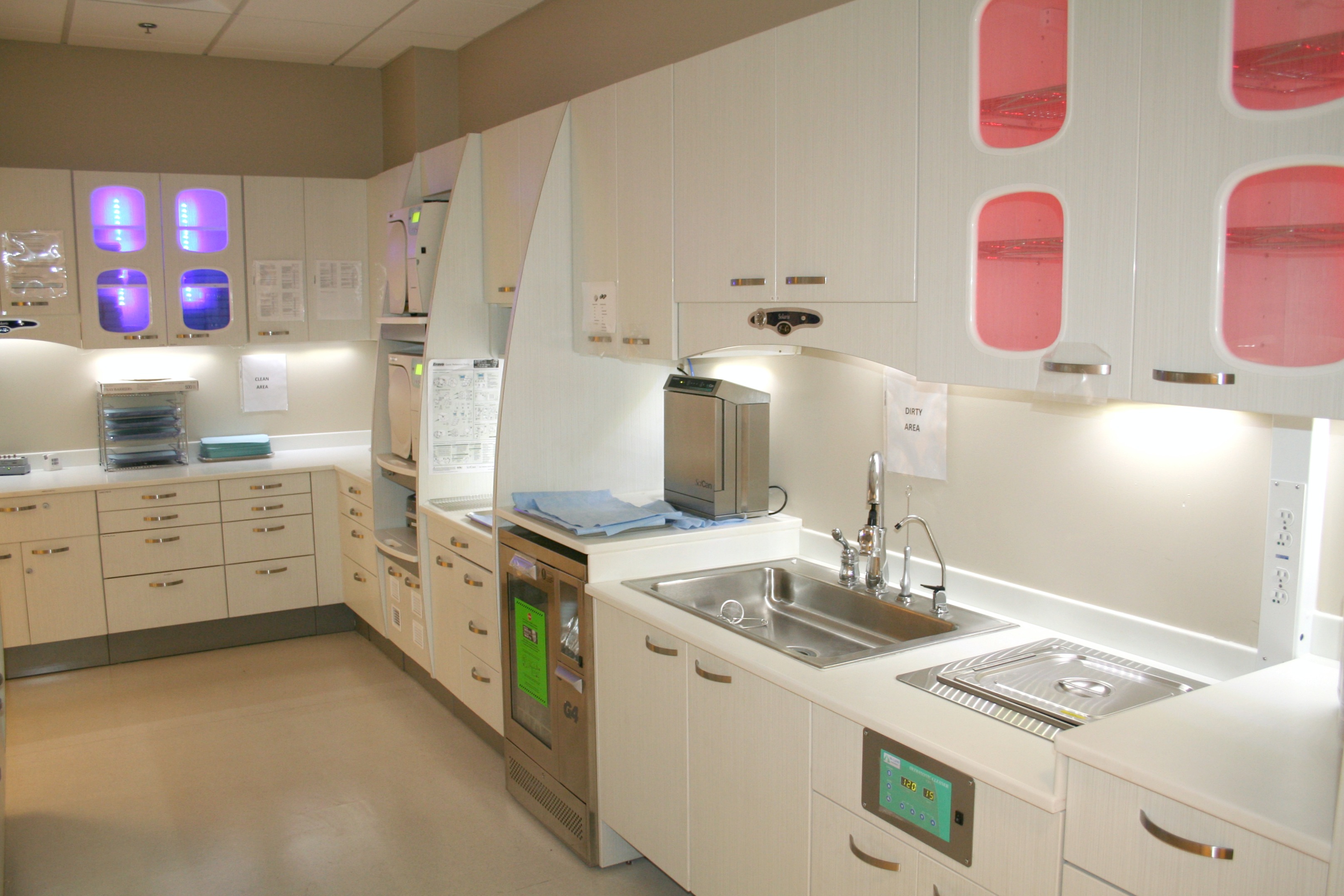 General Contractor Builds Los Angeles Medical Dental lab Facility Construction